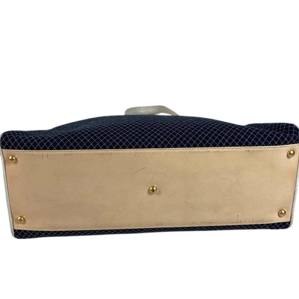 CHANEL White Canvas Shoulder Bag - Picture 6 of 15